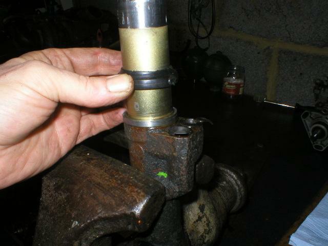 Removing the old leakage Return Collar